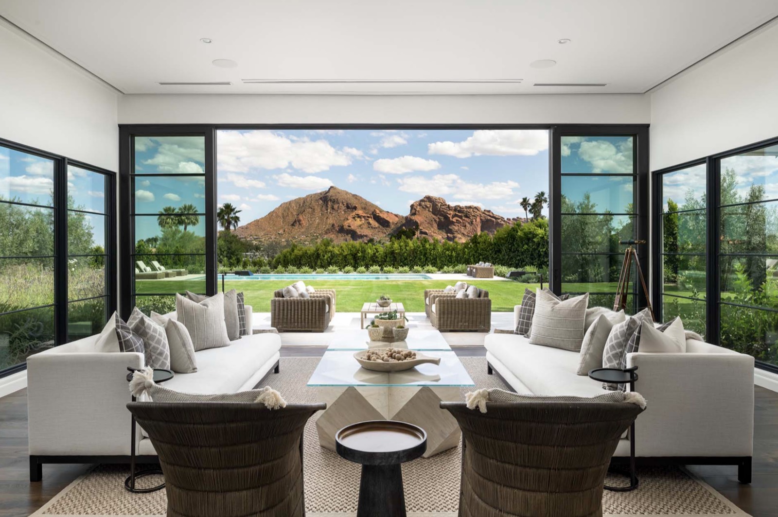 Multi‑Slide stacking doors to the backyard, Taute House, Arizona